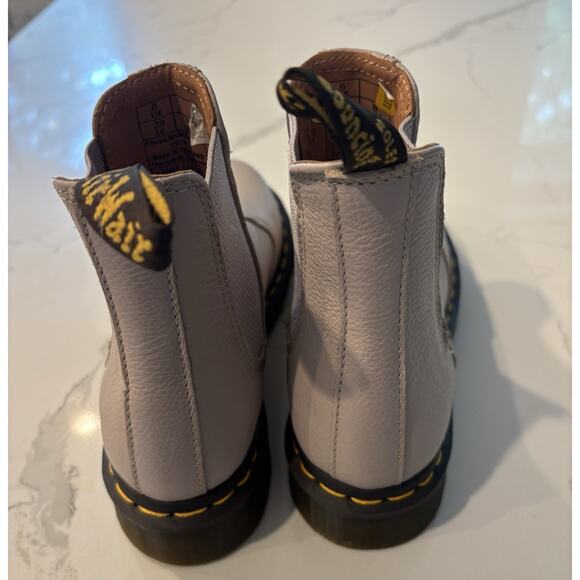 Dr. Martens Womens 2976 Virginia Leather Chelsea Boots in Vintage Taupe Size 8 - Picture 4 of 6